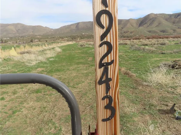 19243 Whitehaven St, Hesperia, CA 92345