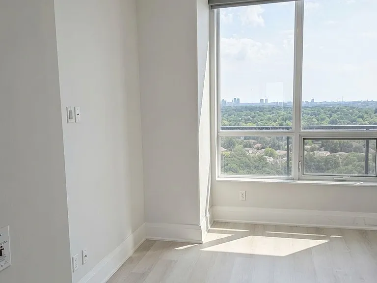 100 Harrison Garden Blvd #GPH23 — Photo 11
