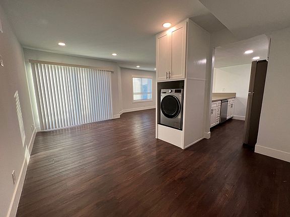 5th image of 16550 Vanowen St #307