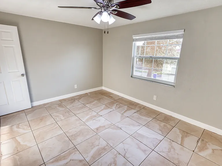 6813 N Marie Ave #B — Photo 16