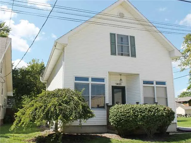 1422 Maumee St photo 1