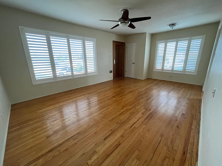 1133 W Crestwood Ave — Photo 4