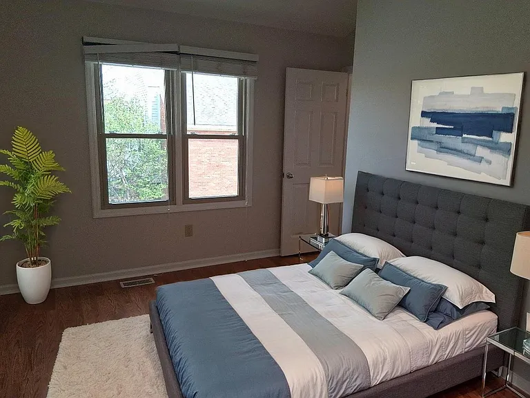 2126 Gilbert Ave — Photo 10