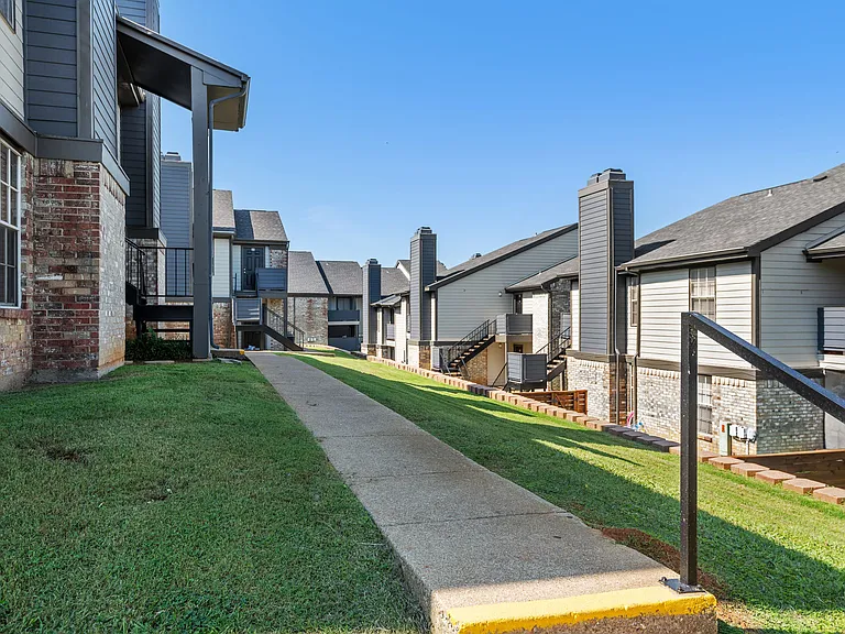 Belmont Estates — Photo 26