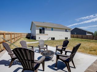 2376 Rolling Green Ln, North Mankato, MN 56003