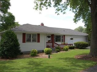 2S110 Hart Rd, Batavia, IL 60510