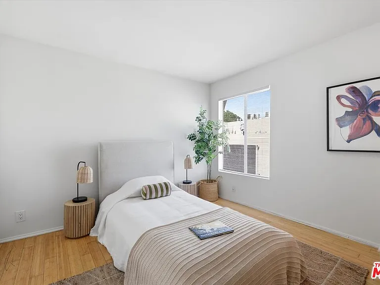 12321 Ocean Park Blvd #18 — Photo 16