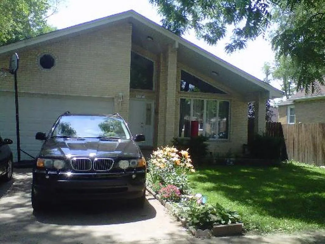 7717 46th St photo 1