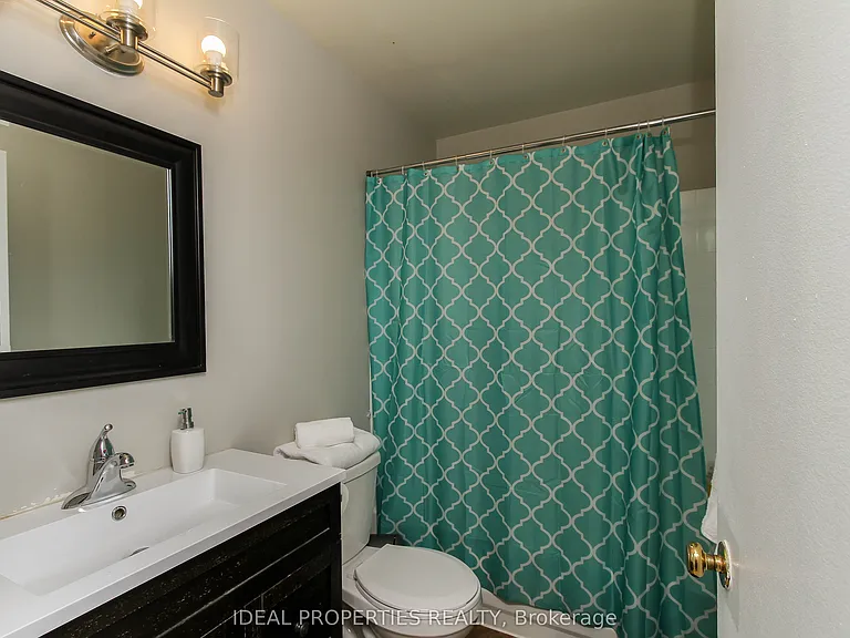 276 Carruthers Ave #A — Photo 17