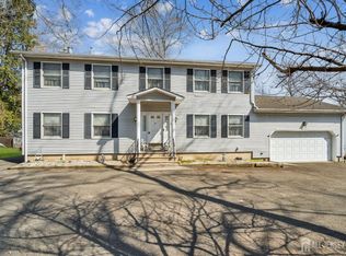 110 Edgewood Ave, Green Brook, NJ 08812