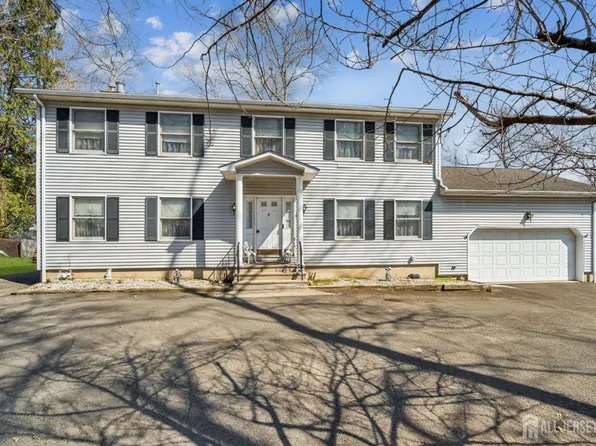 110 Edgewood Ave, Green Brook, NJ 08812