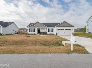 518 Poults Dr, Richlands, NC 28574