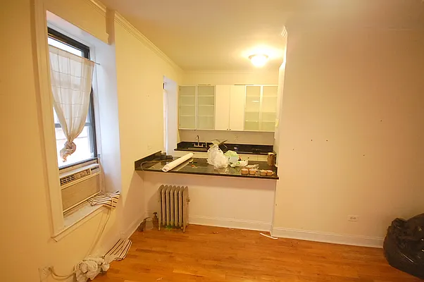 Rented by City Connections Realty | media 5