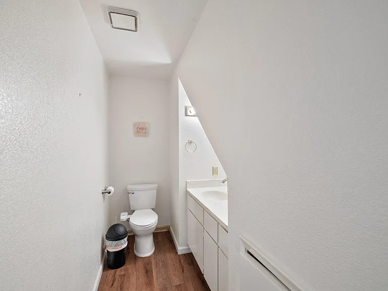 2232 Saint Claire Ct — Photo 13