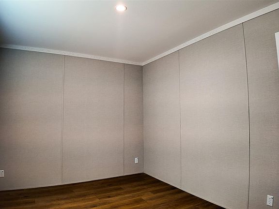 4th image of 147 Ardales Dr