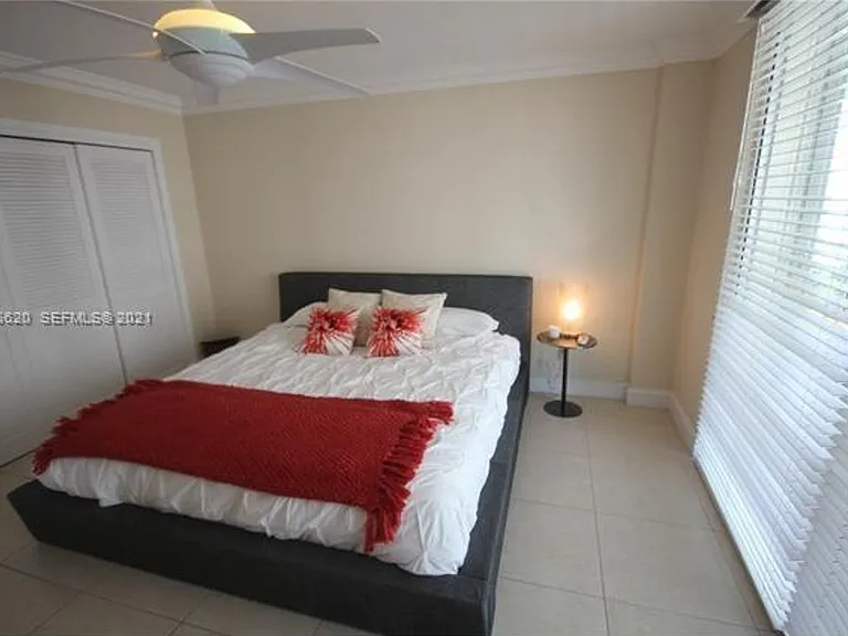 5151 Collins Ave #1030 — Photo 14