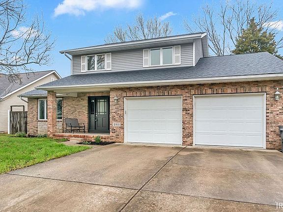 2nd image of 3911 E Stonegate Ct