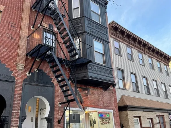 144 Chelsea St, East Boston, MA 02128