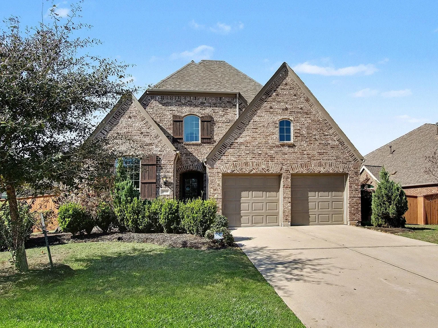 4 bed, 3.0 bath, 2885 sqft, $3,200 — Photo 1