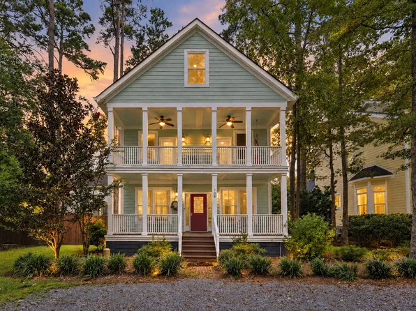 108 Lowndes Ln, Summerville, SC 29483