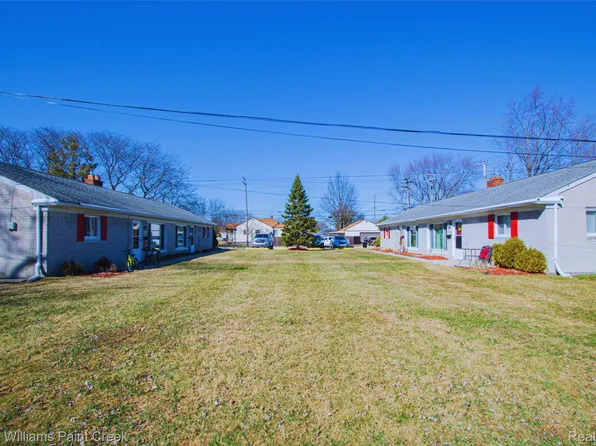 16550 Petrie St, Roseville, MI 48066