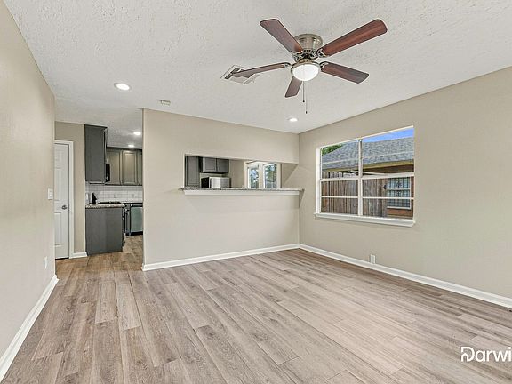 5th image of 8730 Valley Pond Ct