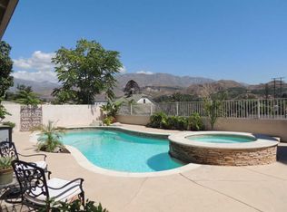 1141 Fuchsia Ln, Santa Paula, CA 93060