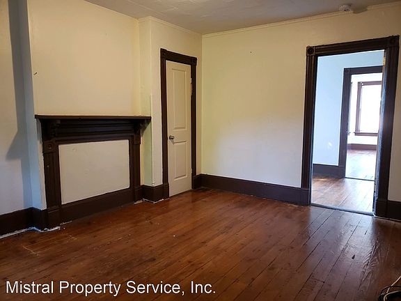 4th image of 105 Renwick St APT 3