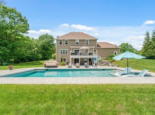 5 Clinton Dr, Rehoboth, MA 02769