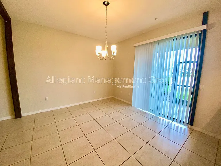 2363 Seven Oaks Dr — Photo 4