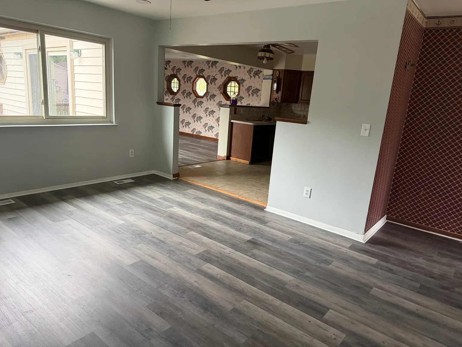 3 bed, 1311 sqft, $1,550 — Photo 2