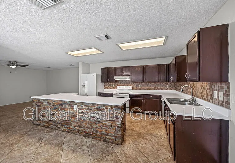 7702 Fairton Pl — Photo 18
