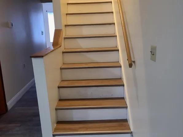 40 Bigelow Dr, Harrisburg, PA 17103