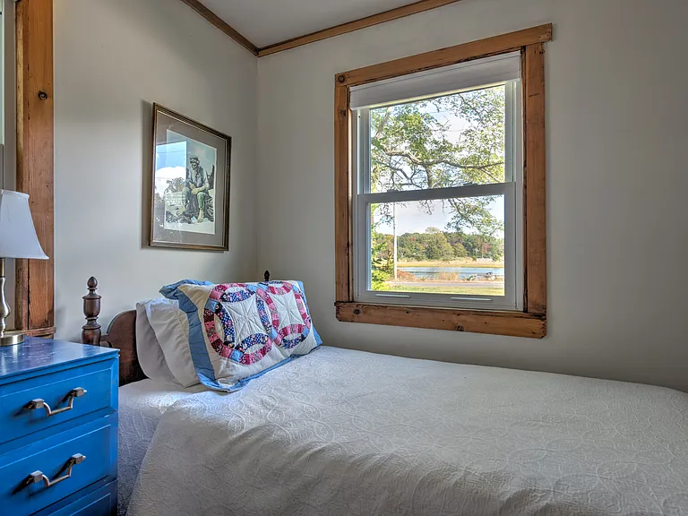 21 E Beach Dr — Photo 24