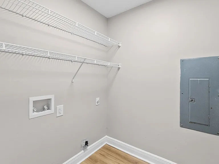 Pebble Creek Apartments — Photo 34