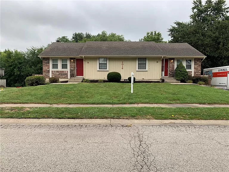 1016 SE 7th Ter, Lees Summit, MO 64063 | Zillow