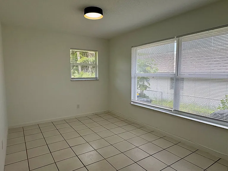 1135 SW Spruce St — Photo 8