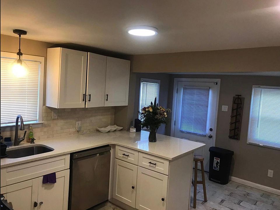 1st image of 155 Norwood Ave #1