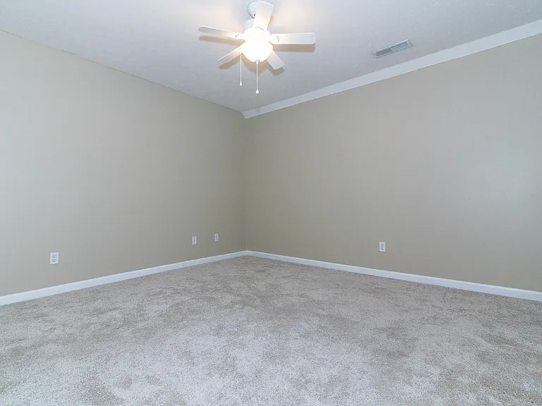 212 Applewood Ln — Photo 23