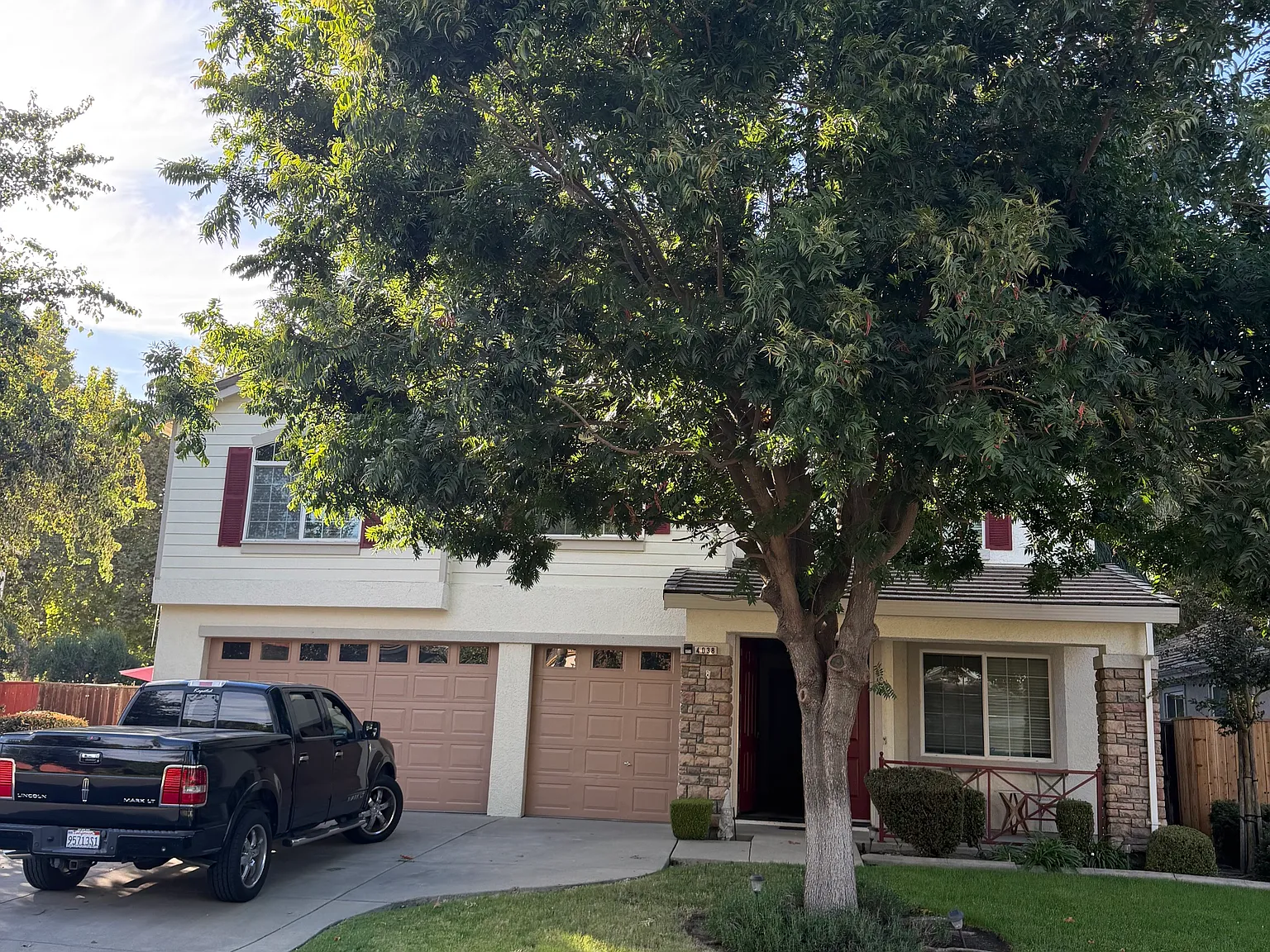 4 bed, 2989 sqft, $2,875 — Photo 2