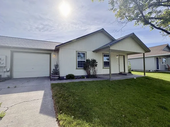 2708 NW 8th St, Redmond, OR 97756