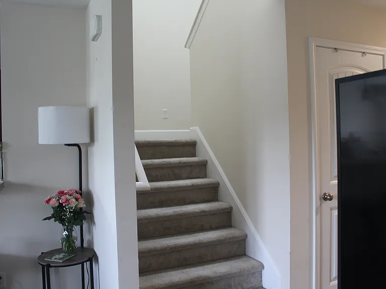 111 Glasgow Dr — Photo 12