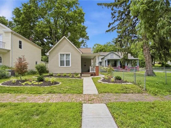 909 N Broadway St, Leavenworth, KS 66048