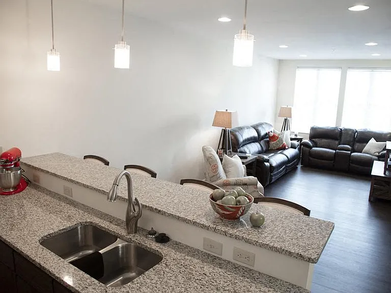 Gramercy Row Apartment Residences — Photo 19