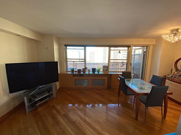 5th image of 2930 W 5th St APT 14B