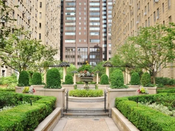 350 West 57th Street image 1 of 3