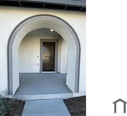 4 bed, 2419 sqft, $3,500 — Photo 3
