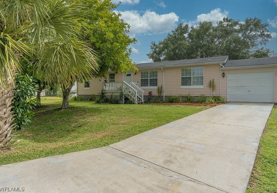 1st image of 300 Stewart Ln