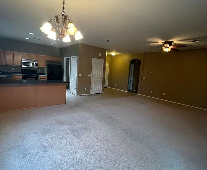 17714 W Marshall Ln — Photo 9