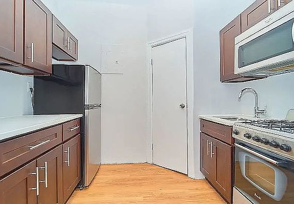 2nd image of 537 E 81st St APT 1C